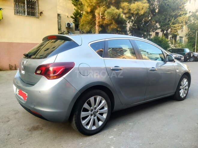 Opel Astra 2012, 170,000 km - 1.6 l - Bakı