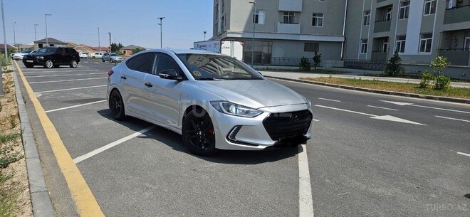 Hyundai Elantra 2016, 220,000 km - 1.6 l - Bakı