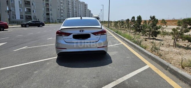 Hyundai Elantra 2016, 220,000 km - 1.6 l - Bakı