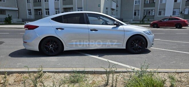 Hyundai Elantra 2016, 220,000 km - 1.6 l - Bakı