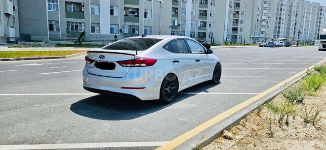 Hyundai Elantra 2016, 220,000 km - 1.6 l - Bakı