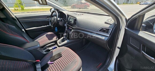 Hyundai Elantra 2016, 220,000 km - 1.6 l - Bakı
