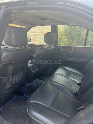 Mercedes E 320 2002, 399,000 km - 3.2 l - Bakı