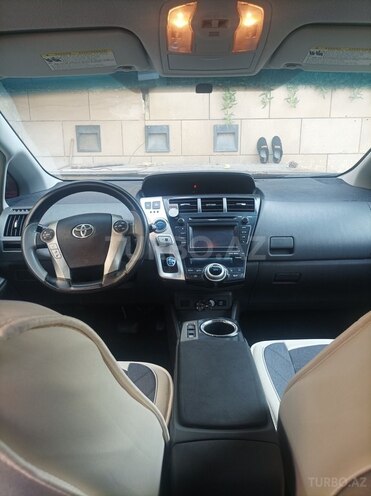 Toyota Prius V 2012, 177,000 km - 1.8 л - Bakı
