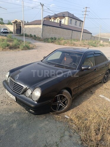 Mercedes E 220 1999, 322,232 km - 2.2 l - Göygöl