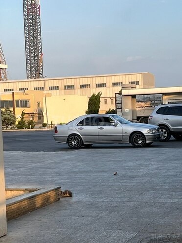 Mercedes C 240 1998, 260,000 km - 2.4 л - Sumqayıt