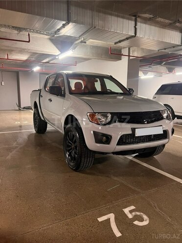 Mitsubishi L200 2013, 341,000 km - 2.5 l - Bakı