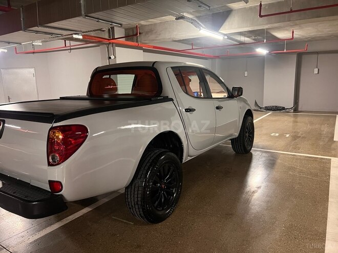 Mitsubishi L200 2013, 341,000 km - 2.5 l - Bakı