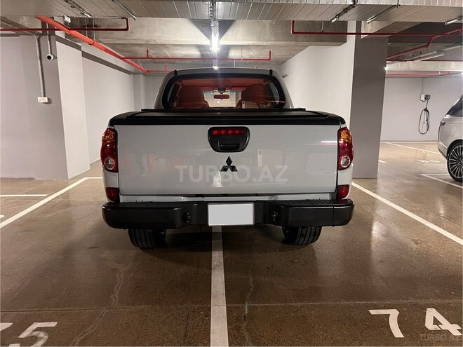 Mitsubishi L200 2013, 341,000 km - 2.5 l - Bakı