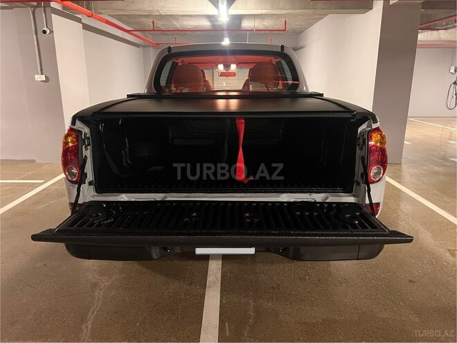 Mitsubishi L200 2013, 341,000 km - 2.5 l - Bakı