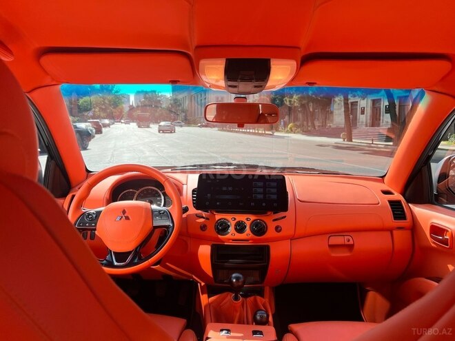 Mitsubishi L200 2013, 341,000 km - 2.5 l - Bakı
