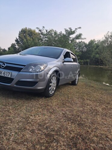 Opel Astra 2005, 270,000 km - 1.4 л - Şəki
