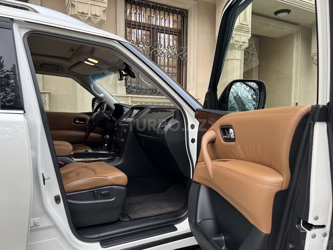 Nissan Patrol 2017, 91,500 km - 5.6 л - Bakı