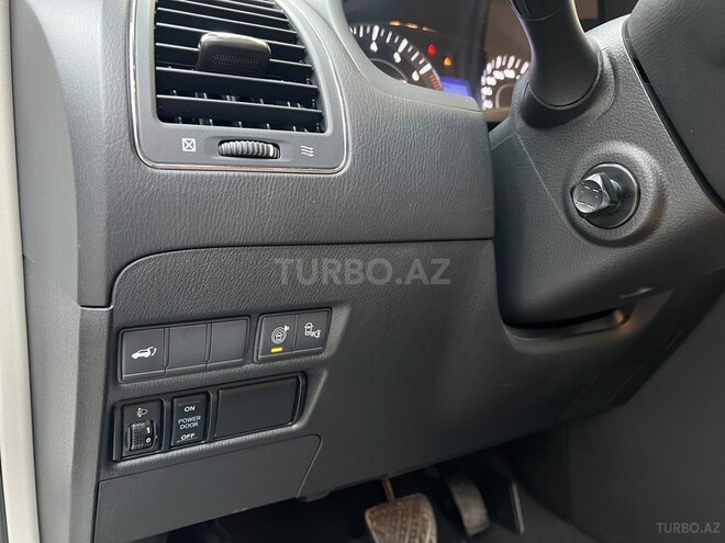 Nissan Patrol 2017, 91,500 km - 5.6 л - Bakı