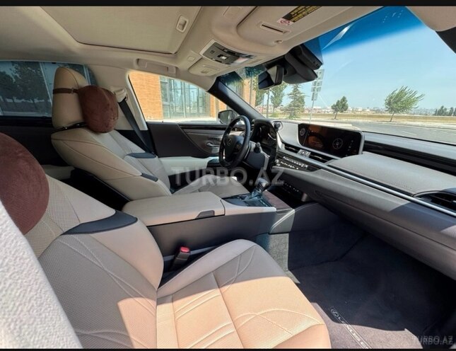 Lexus ES 300h 2019, 61,000 km - 2.5 l - Bakı