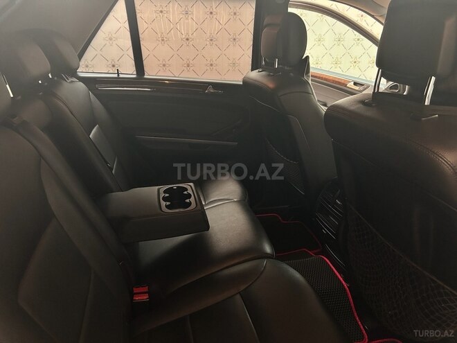 Mercedes ML 350 2011, 215,000 km - 3.5 l - Tovuz