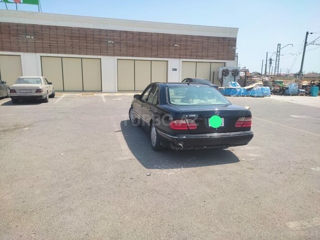 Mercedes E 320 1999, 260,000 km - 3.2 l - Bakı