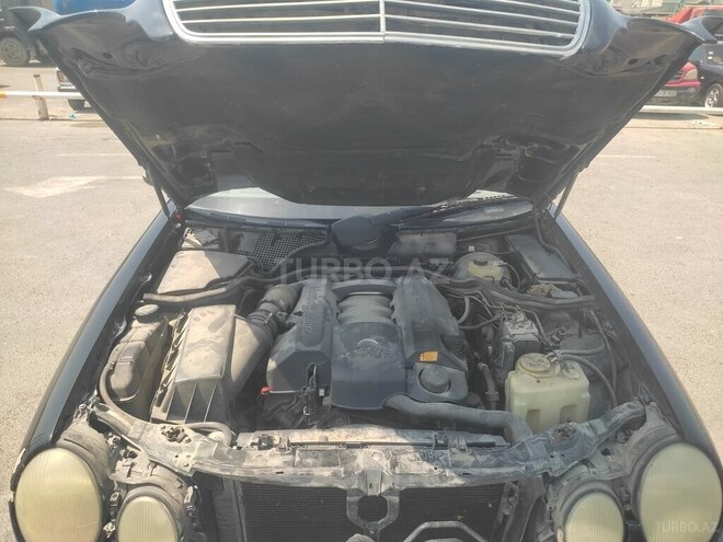 Mercedes E 320 1999, 260,000 km - 3.2 l - Bakı