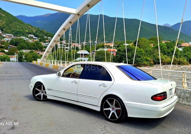 Mercedes E 320 2000, 440,198 km - 3.2 l - Şəki