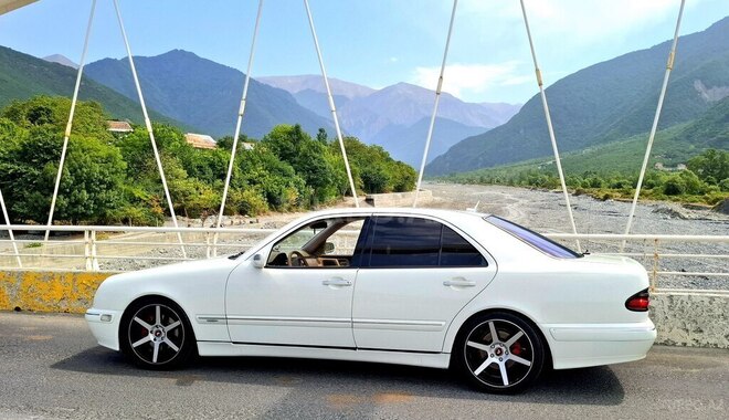 Mercedes E 320 2000, 440,198 km - 3.2 l - Şəki