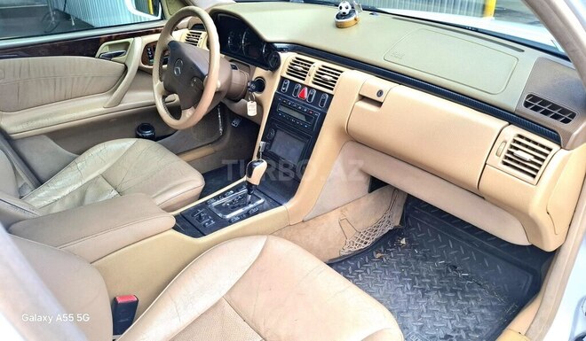 Mercedes E 320 2000, 440,198 km - 3.2 l - Şəki