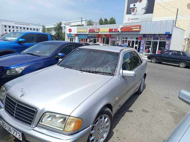 Mercedes C 240 2000, 289,000 km - 2.6 l - Saatlı