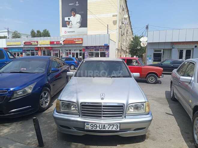 Mercedes C 240 2000, 289,000 km - 2.6 l - Saatlı