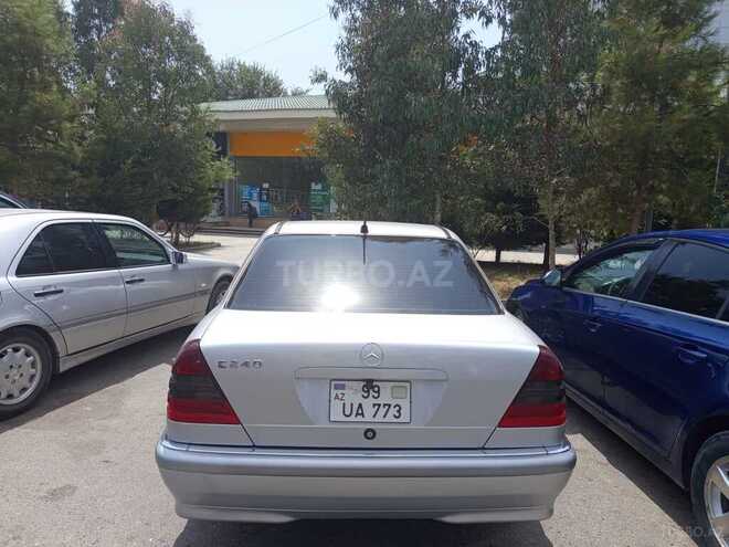 Mercedes C 240 2000, 289,000 km - 2.6 l - Saatlı