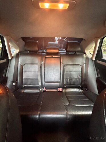 Volkswagen Passat 2014, 215,652 km - 1.8 l - Tovuz