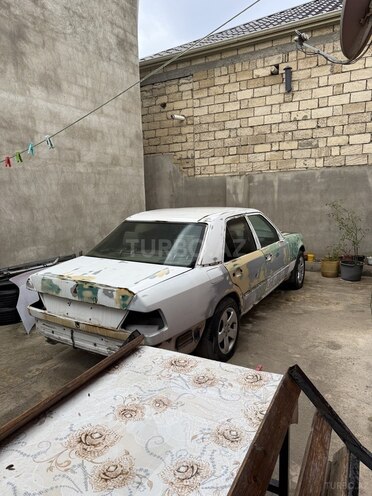 Mercedes E 260 1990, 300,000 km - 2.6 l - Bakı
