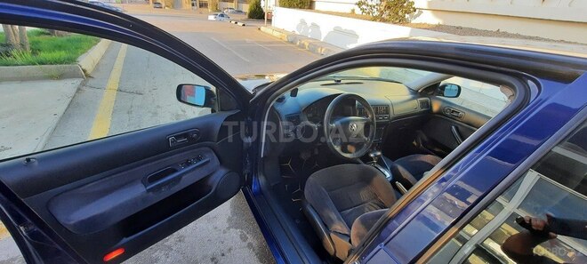 Volkswagen Golf 2002, 32,705 km - 2.0 л - Bakı