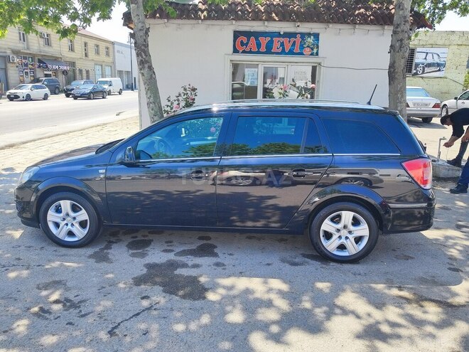 Opel Astra 2010, 215,000 km - 1.4 l - Bakı
