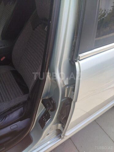 BMW 520 2001, 280,000 km - 2.2 l - Masallı