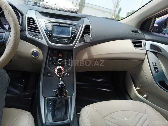 Hyundai Elantra 2015, 137,700 km - 1.8 л - Qax