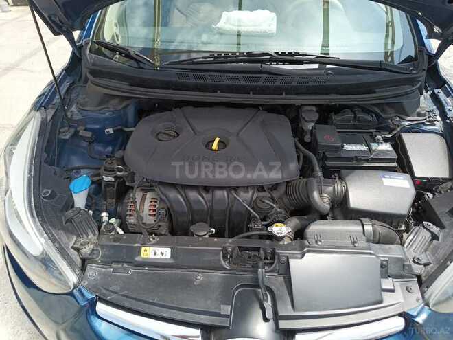 Hyundai Elantra 2015, 137,700 km - 1.8 л - Qax