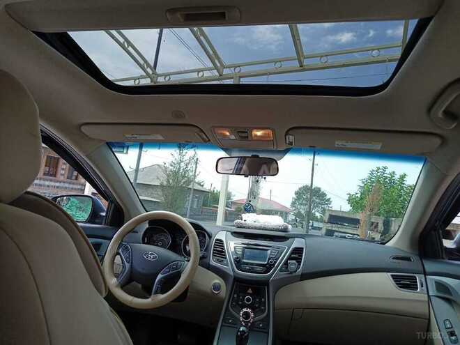 Hyundai Elantra 2015, 137,700 km - 1.8 л - Qax