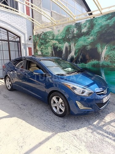 Hyundai Elantra 2015, 137,700 km - 1.8 л - Qax