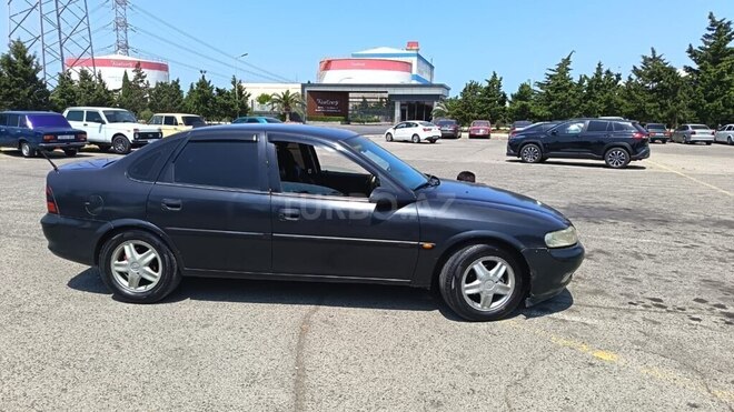 Opel Vectra 1996, 306,020 km - 1.8 l - Bakı