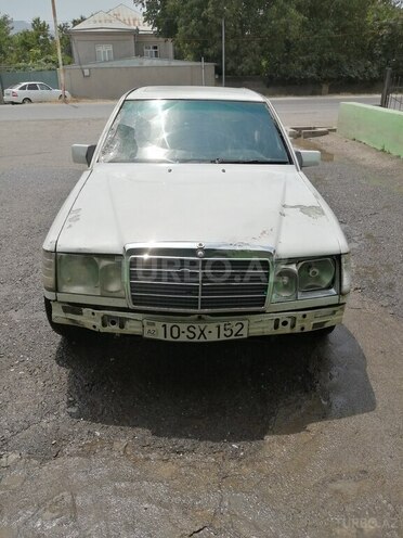 Mercedes E 200 d 1993, 100,000 km - 2.0 l - Quba