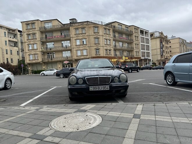 Mercedes E 240 1999, 384,000 km - 2.4 l - Bakı