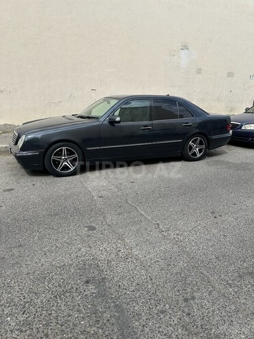 Mercedes E 240 1999, 384,000 km - 2.4 l - Bakı