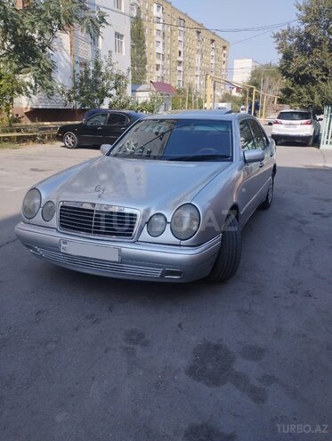 Mercedes E 240 1999, 221,174 km - 2.4 л - Sumqayıt