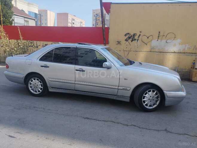 Mercedes E 240 1999, 221,174 km - 2.4 л - Sumqayıt