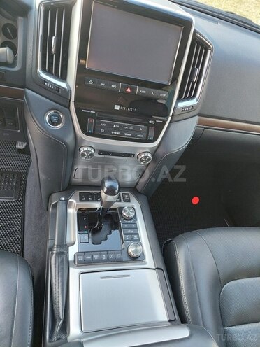 Toyota Land Cruiser 2018, 131,000 km - 4.6 l - Bakı