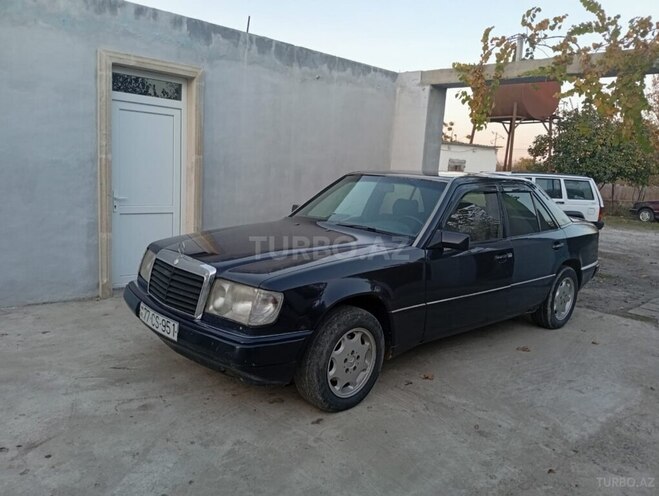 Mercedes E 250 1992, 350,000 km - 2.5 l - Salyan