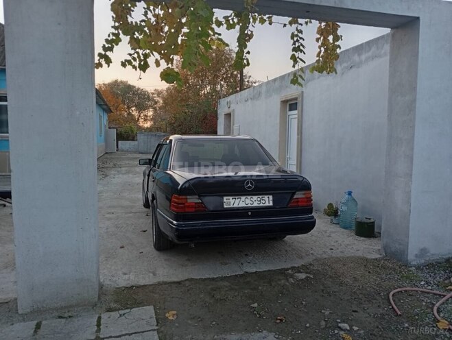 Mercedes E 250 1992, 350,000 km - 2.5 l - Salyan