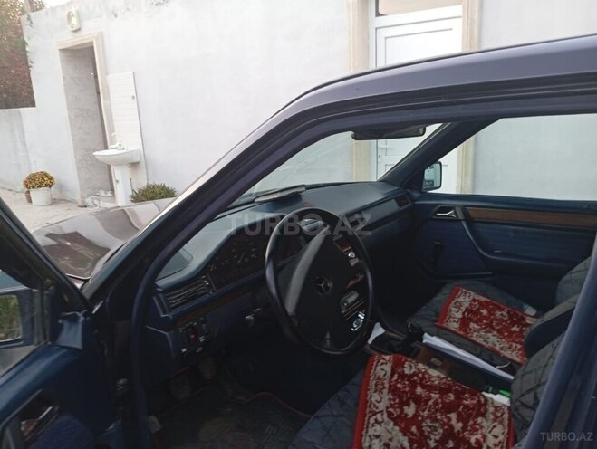 Mercedes E 250 1992, 350,000 km - 2.5 l - Salyan