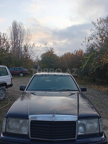 Mercedes E 250 1992, 350,000 km - 2.5 l - Salyan