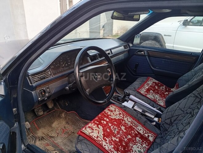 Mercedes E 250 1992, 350,000 km - 2.5 l - Salyan