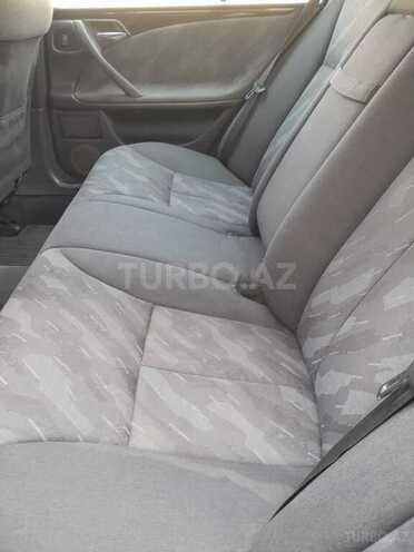 Mercedes E 270 1999, 450,000 km - 2.7 l - Bakı